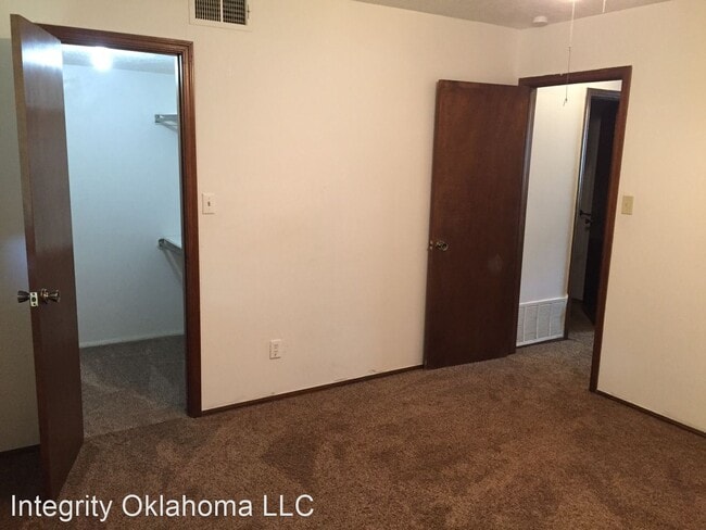 Building Photo - 2 br, 1.5 bath House - 315 Willoway Dr.