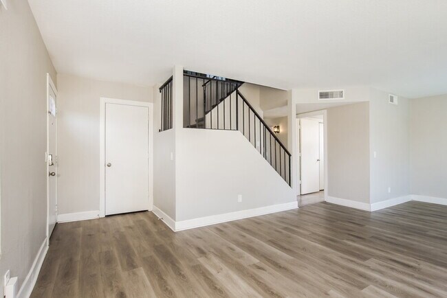 Foto del edificio - 8737 W Bluefield Ave