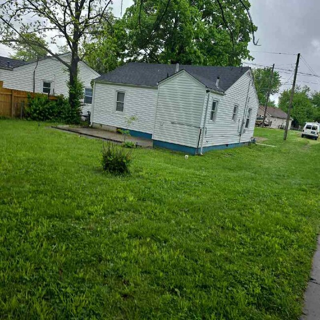 Building Photo - 525 Inverness Ave