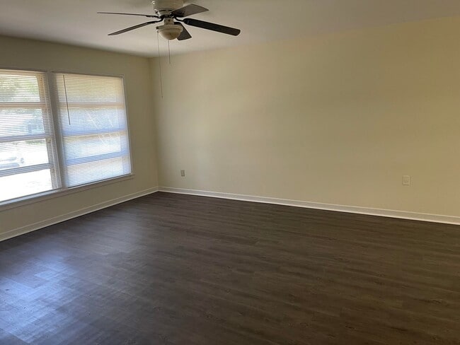 Foto del edificio - Great House for Rent off Deans Bridge Road