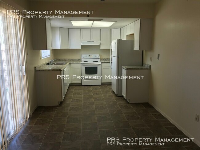 Building Photo - AVAILABLE NOW!!