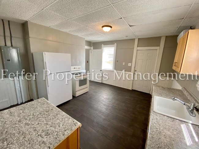 Building Photo - 1266