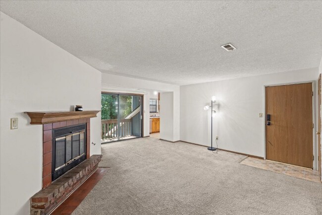 Foto del edificio - 8135 Holmes Rd