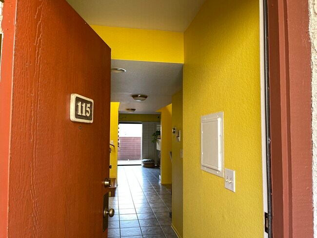 Foto del edificio - 230 Bethany Rd