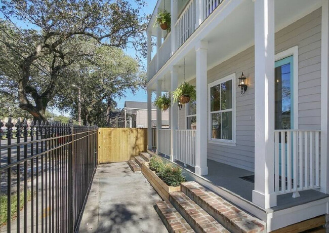 Foto del edificio - 2215 Louisiana Ave
