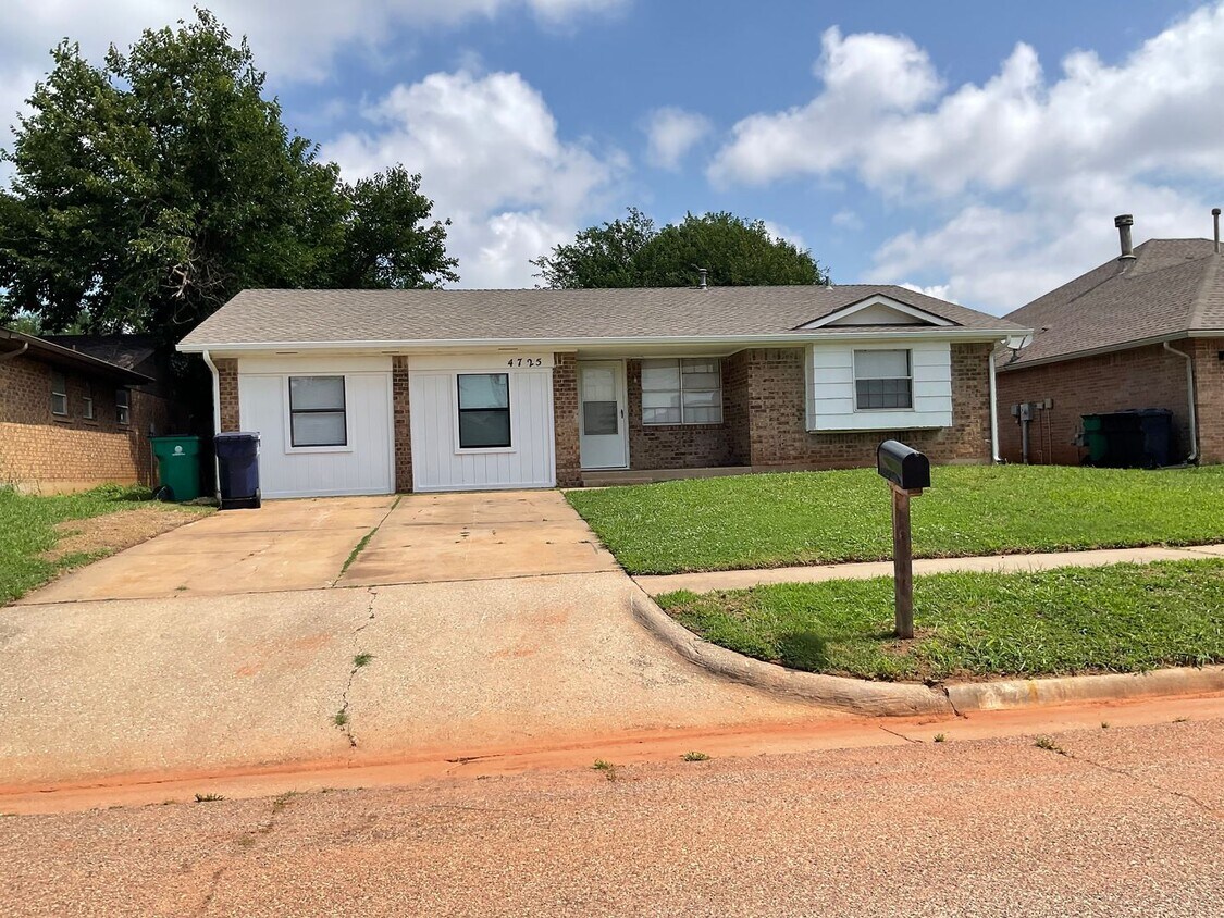 Foto principal - Spacious 4 bed, 1.5 bath