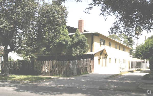 Primary Photo - 132 N Allen Ave