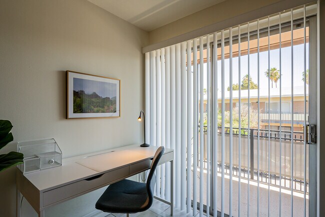 Foto del edificio - 3940 E. Timrod St. #209