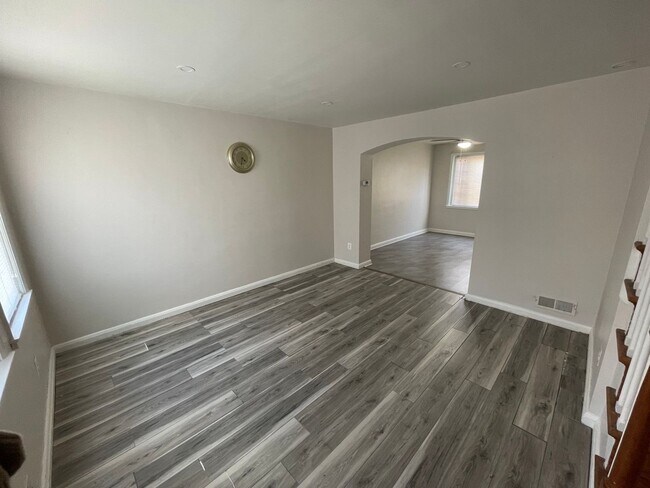 Foto del edificio - Charming 3BR Townhome in Dundalk