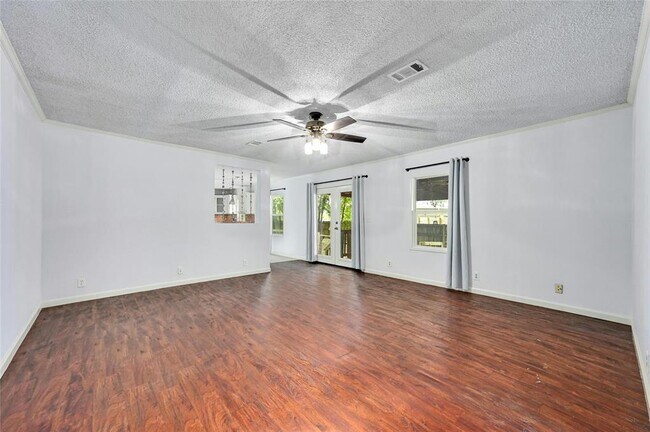 Building Photo - 1619 J J Seabrook Dr