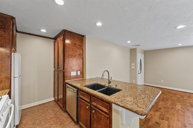 Building Photo - 511 Turner Dr