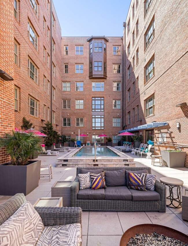 Resort-Style Pool - Hoffler Place Apartments