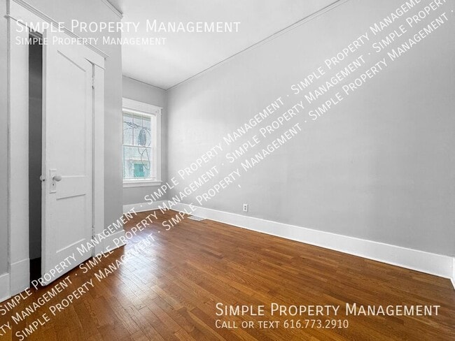Building Photo - 742 4th St NW
