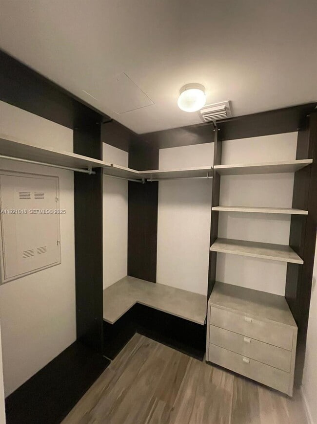 Foto del edificio - 801 S Miami Ave