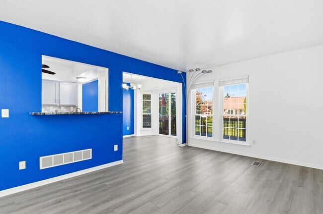 Foto del edificio - 3084 Village Cir