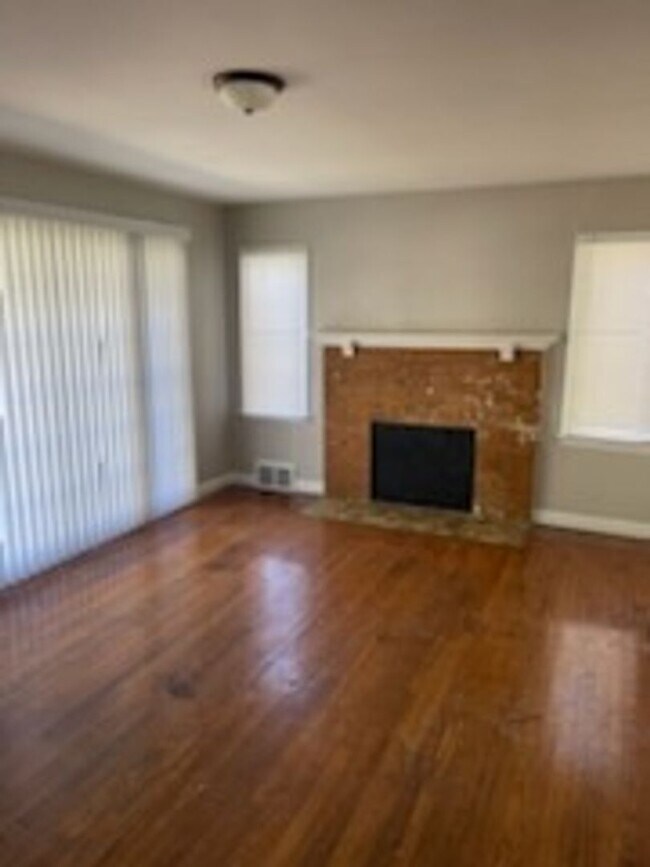 Building Photo - BELOW MARKET RENT!