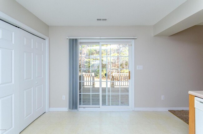 Foto del edificio - Nice 2 Bedroom Townhome - 348 Winners Circ...