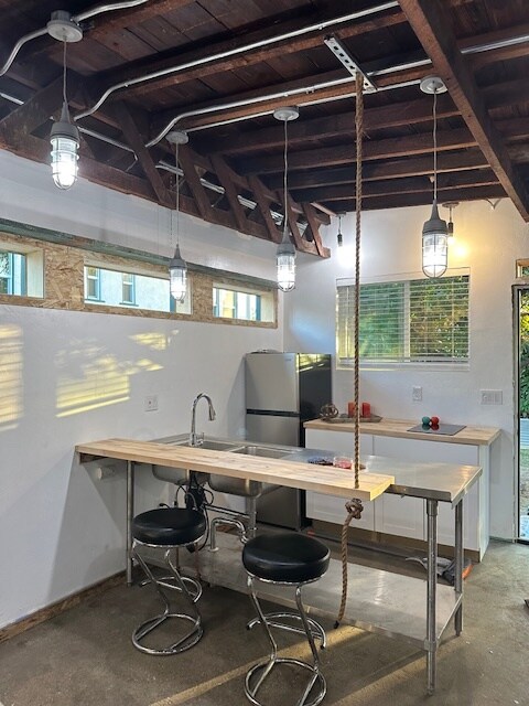 Kitchen - 24604 University Ave