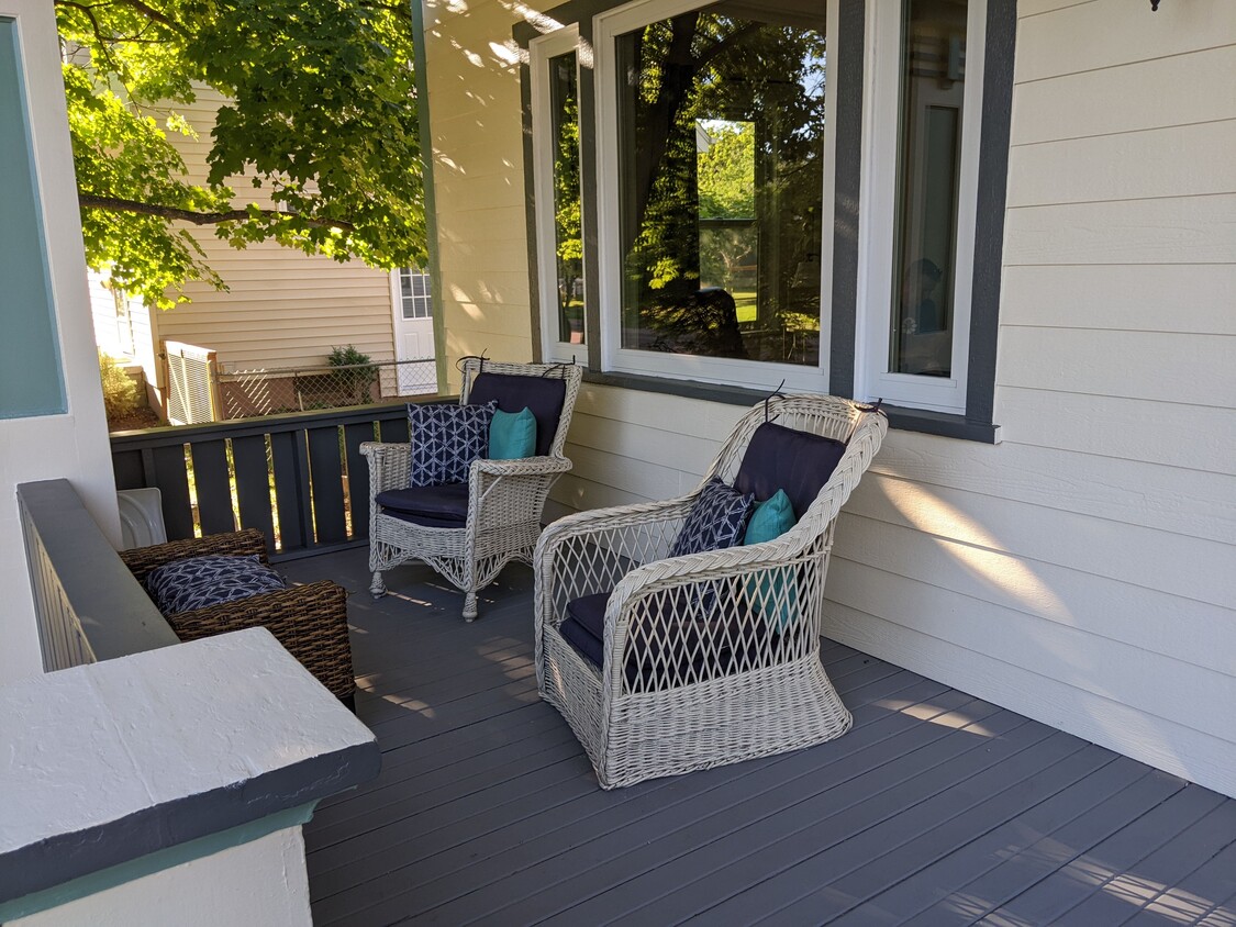 Front porch - 4419 Cooke St