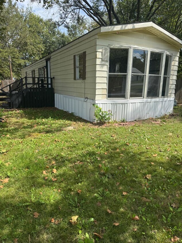 Foto principal - 328 NE Roselawn Ave