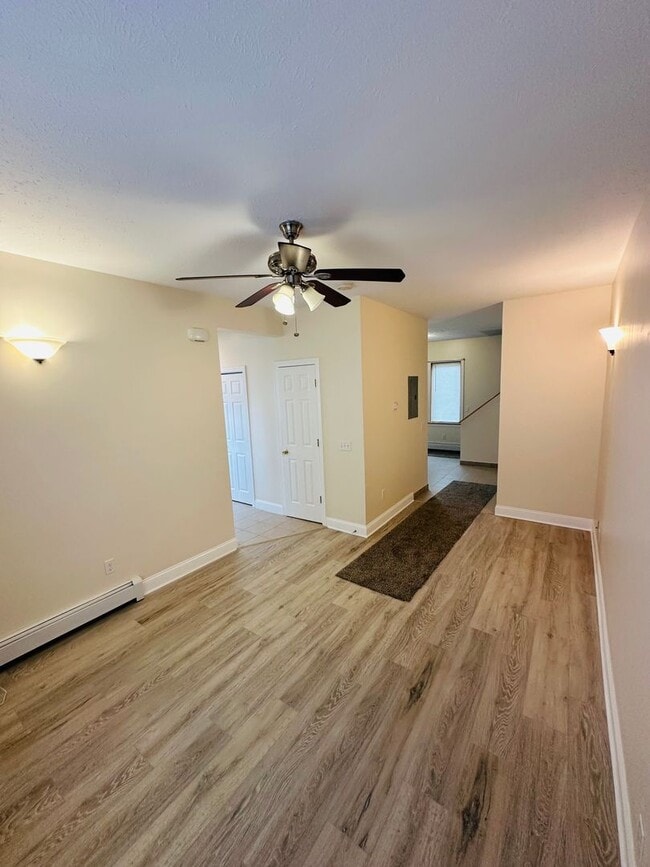 Building Photo - Spacious 3-Bedroom Duplex for Rent – Minut...