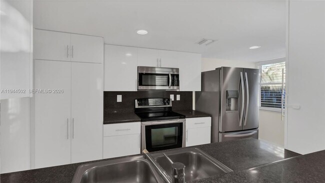 Building Photo - 4635 NW 97th Pl