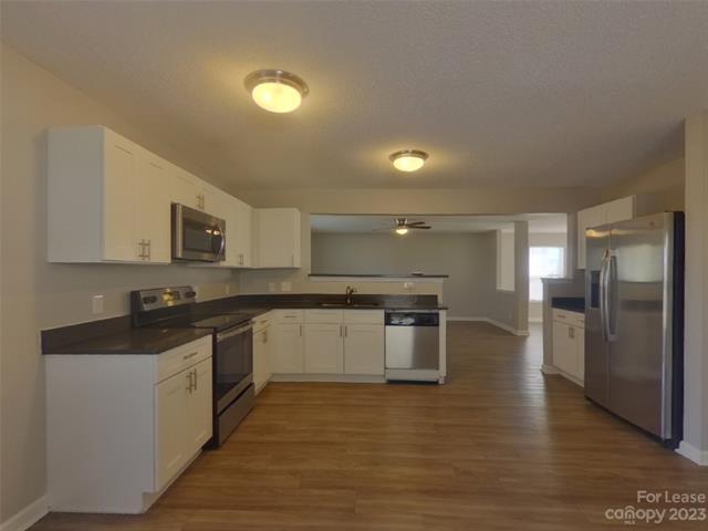 Building Photo - 12825 Silvaire Farm Rd