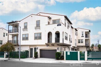 Building Photo - 1845 Orizaba Ave