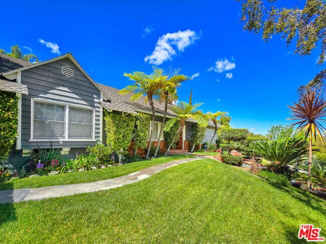 Foto del edificio - 3690 Crownridge Dr