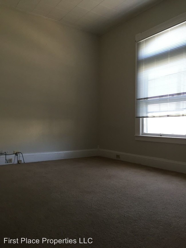 Building Photo - 4 br, 2 bath Room For Rent - 415 Oldham
