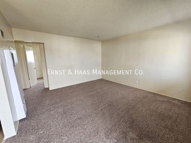 Foto del edificio - 9119 Rose St