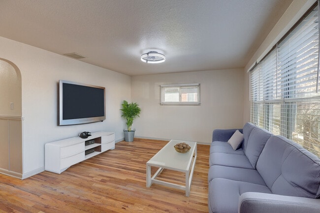 Foto del edificio - 2327 Fulton St