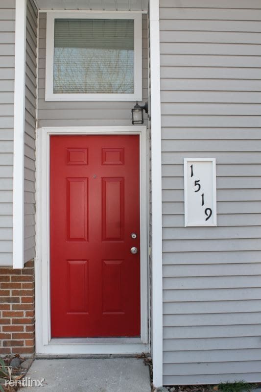 Building Photo - 2 br, 1.5 bath Townhome - 1507 Robby Ln