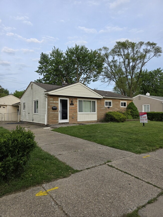 Building Photo - 23548 Lauren Ave