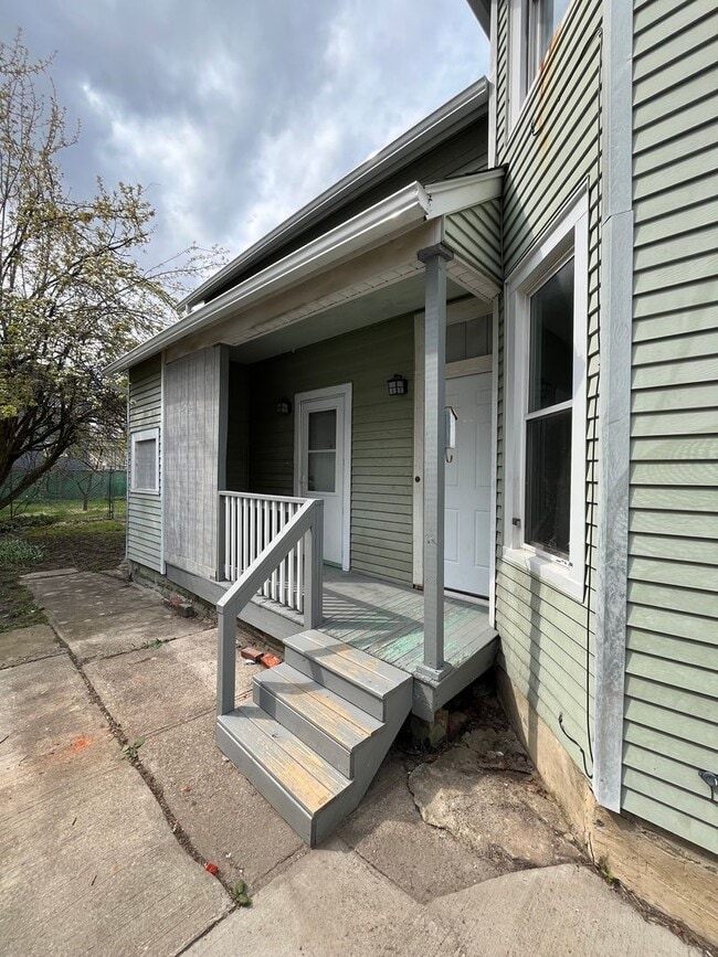 Building Photo - 3732 W 37th St