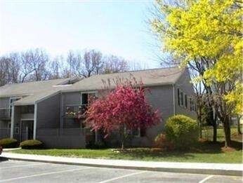 Primary Photo - 10 Village Hill Ln