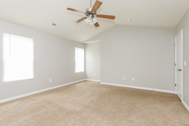 Foto del edificio - Now Available to View!