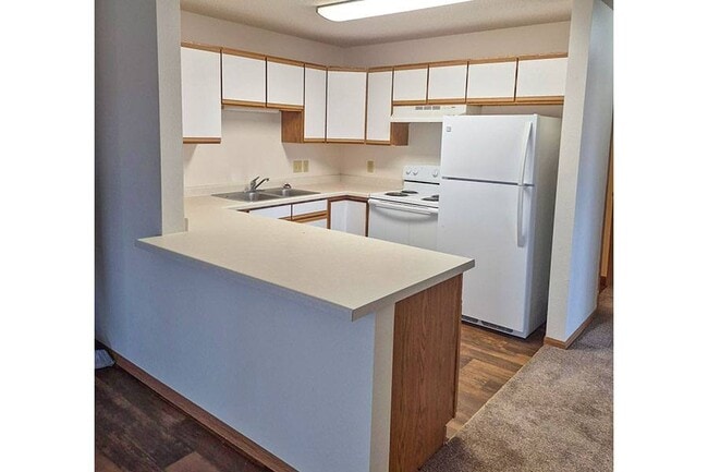 Building Photo - Pheasant Run Apartments