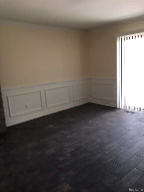 Foto del edificio - 8447 Hickory Dr