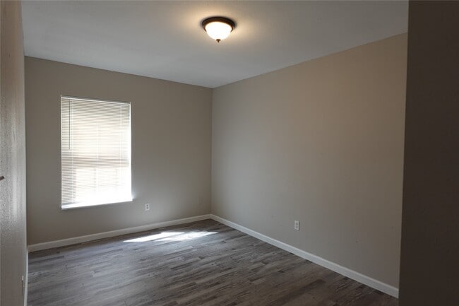 Building Photo - 7806 Beckley St