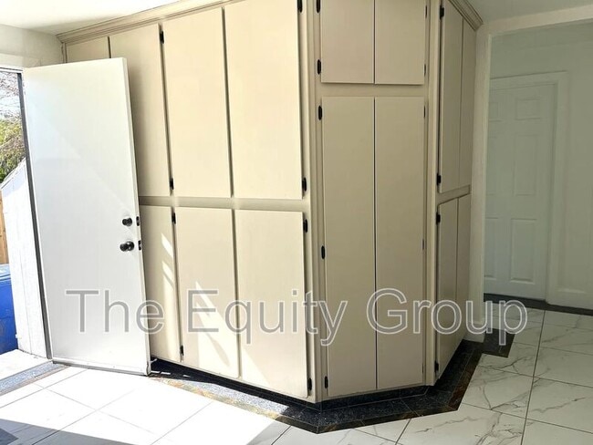 Foto del edificio - 303 Riverside Dr