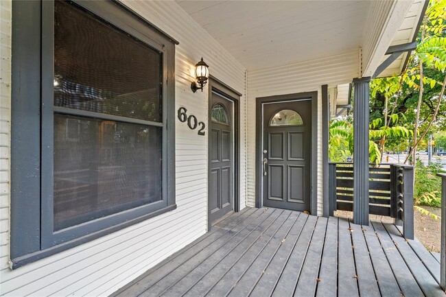 Foto del edificio - 602 W St Johns Ave