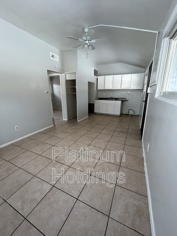 Foto del edificio - 1063 Neville Ave