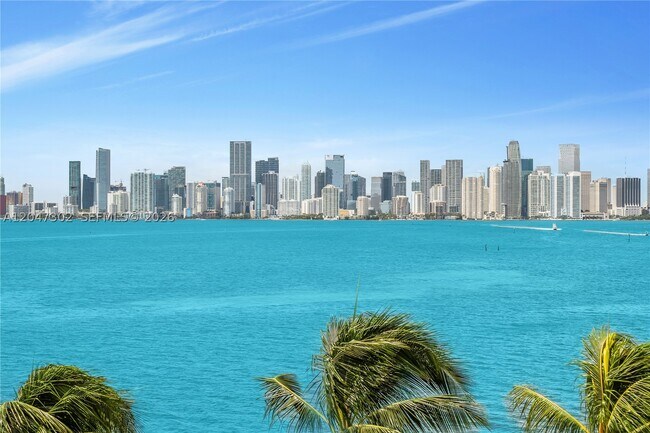 Foto del edificio - 5242 Fisher Island Dr