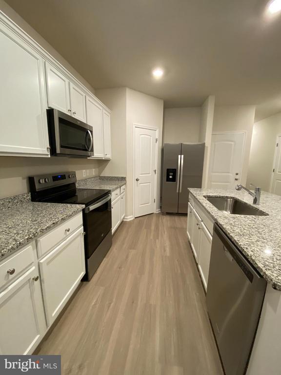 Foto del edificio - 25 Cranston Ct