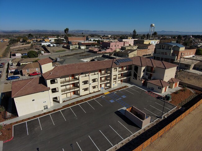 Building Photo - Pioneer - South