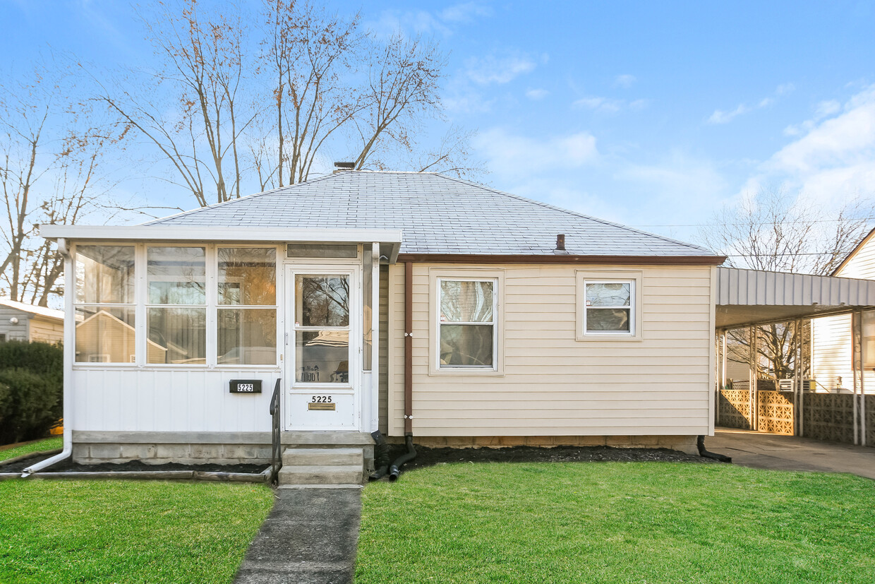 Primary Photo - 5225 E 20th Pl