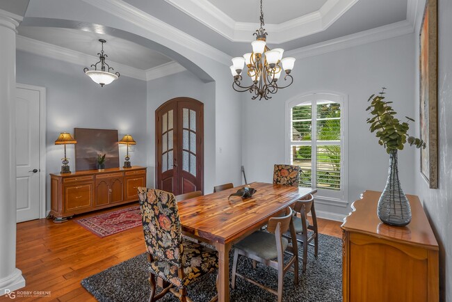 Building Photo - Beautiful Home on the Red River....