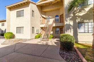 Building Photo - 930 N Mesa Dr