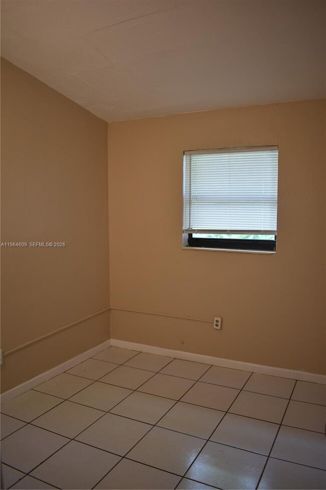 Foto del edificio - 1622 NW 65th St